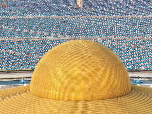 ภาพ No.324030:วันที่ 22 เมษายน พ.ศ.2569 (วันคุ้มครองโลก) พิธีถวายมหาสังฆทาน 40,000 กว่าวัดทั่วประเทศ ณ ลานธรรม พระมหาธรรมกายเจดีย์ วัดพระธรรมกาย