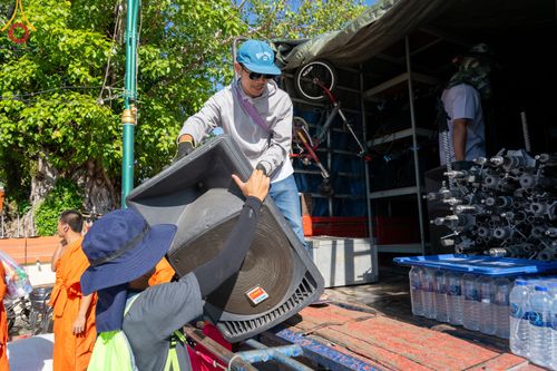 ภาพ No.311259:วันเสาร์ที่ 28 กุมภาพันธ์ พ.ศ. 2569 พิธีตักบาตรพระมหากุศล 11,250 รูป เฉลิมฉลอง 1,250 ปีศรีธรรมราชเจดีย์ สู่มรดกโลก ณ ถนนราชดำเนิน บริเวณหน้าวัดพระมหาธาตุวรมหาวิหาร อ.เมือง จ.นครศรีธรรมราช