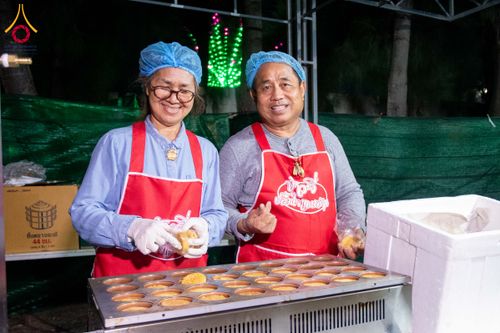 ภาพ No.288171:วันที่ 5 มกราคม พ.ศ. 2569 พิธีถวายภัตตาหารเป็นสังฆทาน แด่พระธรรมยาตรา ในโครงการธรรมยาตรา กตัญญูบูชา มหาปูชนียาจารย์ พระมงคลเทพมุนี(สด จนฺทสโร) พระผู้ปราบมาร อนุสรณ์สถาน 7 แห่ง ปีที่ 14 ณ อนุสรณ์สถานมหาวิหารพระมงคลเทพมุนี (โลตัสแลนด์) อ.สองพี่น้อง จ.สุพรร