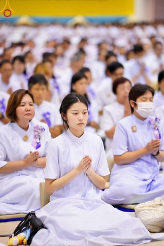 ภาพ No.167623:พิธีตักบาตรและพิธีบูชาข้าวพระ ในวันอาทิตย์ที่ 3 พฤศจิกายน พ.ศ. 2567 ณ วัดพระธรรมกาย