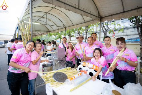 ภาพ No.150932:พิธีเจริญพระพุทธมนต์ และทำบุญตักบาตรแด่คณะสงฆ์ จำนวน 121 รูป เนื่องในโอกาสฉลองครบรอบ 120 ปี อำเภอคลองหลวง จังหวัดปทุมธานี เพื่อถวายเป็นพุทธบูชา ช่วยเหลือผู้ประสบความเดือดร้อนจากอุทกภัย และคณะสงฆ์ 323 วัด 4 จังหวัดชายแดนภาคใต้ วันเสาร์ที่ 31 สิงหาคม พ.ศ. 