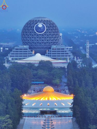 ภาพ No.120444:พิธีต้อนรับพระธรรมยาตรา ในโครงการธรรมยาตรา กตัญญูบูชา มหาปูชนียาจารย์ พระมงคลเทพมุนี(สด จนฺทสโร) พระผู้ปราบมาร อนุสรณ์สถาน 7 แห่ง ปีที่ 12 วันที่ 28 มกราคม พ.ศ. 2567 ณ วัดพระธรรมกาย จ.ปทุมธานี (ชุดที่ 2)