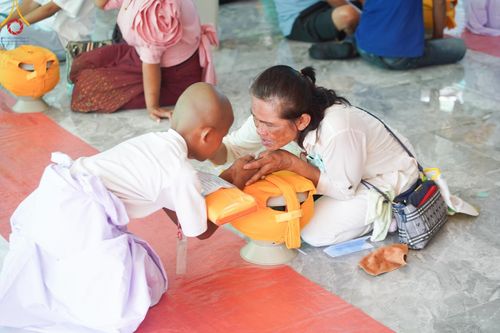 ภาพ No.61953:โครงการบรรพชาสามเณร เพื่อฟื้นฟูพระพุทธศาสนาทั่วไทย ณ ศูนย์อบรมที่พักสงฆ์บ้านร่มเย็น จ.นราธิวาส วันที่ 1 เมษายน พ.ศ. 2567