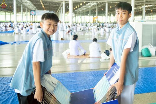 ภาพ No.263988:วันอาทิตย์ที่ 2 พฤศจิกายน พ.ศ. 2568 พิธีตักบาตรอาทิตย์ต้นเดือน ณ บ้านแก้วเรือนทองคุณยายฯ วัดพระธรรมกาย