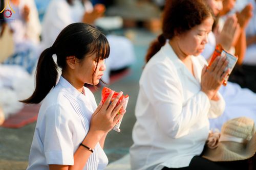 ภาพ No.116171:พิธีตักบาตรพระธรรมยาตรา ณ อนุสรณ์สถานลำดับที่ 4 สถานที่เกิดด้วยกายธรรม วัดโบสถ์(บน) จ.นนทบุรี วันที่ 21 มกราคม พ.ศ. 2567
