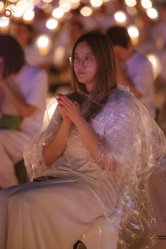 ภาพ No.279363:พิธีจุดวิสาขประทีป พิธีเวียนประทักษิณ ในวันวิสาขบูชา พุธที่ 22 พฤษภาคม พ.ศ. 2567 ( วันพระขึ้น 15 ค่ำ เดือน 6 ) ณ ลานธรรม พระมหาธรรมกายเจดีย์ วัดพระธรรมกาย จ.ปทุมธานี