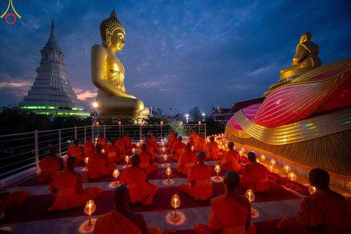 ภาพ No.119294:พิธีจุดประทีปถวายเป็นพุทธบูชา และบูชาธรรมมหาปูชนียาจารย์ พระมงคลเทพมุนี(สด จนฺทสโร) ในโครงการธรรมยาตราฯ วันที่ 26 มกราคม พ.ศ. 2567 ณ อาคารธรรมยาตรา กตัญญูบูชามหาปูชนียาจารย์ ตรงข้ามวัดปากน้ำภาษีเจริญ จ.กรุงเทพมหานคร