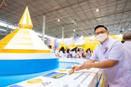 ภาพ No.77140:พิธีหล่อพระบรมพุทธเจ้า ในวันมาฆบูชา อาทิตย์ต้นเดือนที่ 6 มีนาคม พ.ศ. 2566 ณ วัดพระธรรมกาย จ.ปทุมธานี