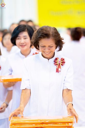 ภาพ No.251689:วันที่ 10 ตุลาคม พ.ศ. 2568 พิธีทอดผ้าป่าสมทบกฐินวัดพระธรรมกาย และสมทบกฐิน 30,000 กว่าวัดทั่วประเทศ ครั้งที่ 3 ณ สภาธรรมกายสากล วัดพระธรรมกาย