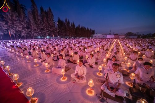 พิธีจุดประทีปถวายเป็นพุทธบูชา และบูชาธรรมมหาปูชนียาจารย์ วันที่ 10 มกราคม พ.ศ. 2567 ณ อนุสรณ์สถานคลองบางนางแท่น อ.สามพราน จ.นครปฐม