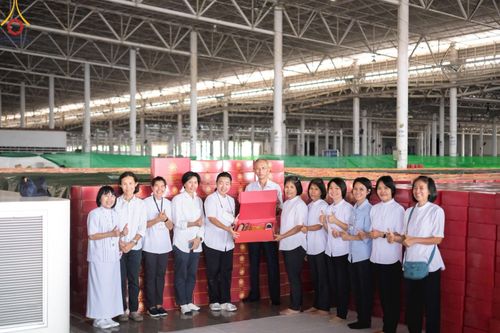 ภาพ No.211005:วันที่ 15 มีนาคม พ.ศ. 2568  บุญบรรจุกล่องไทยธรรม เพื่อถวายแด่พระสังฆาธิการ 40,000 กว่าวัดทั่วไทย ในวันคุ้มครองโลก 22 เมษายน พ.ศ. 2568