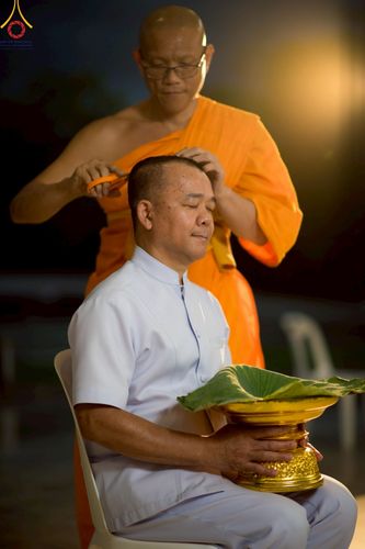 ภาพ No.223280:วันที่ 2 -10 พฤษภาคม พ.ศ. 2568 พิธีตัดปอยผม ปลงผม พิธีขอขมาลาอุปสมบทอุทิศชีวิต ของอุบาสก พิสิทธิ์ หมื่นแกล้ว  ณ วัดพระธรรมกาย