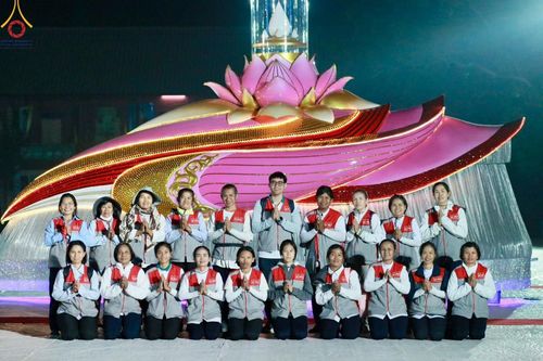 ภาพ No.204149:V.52 สารพัดV สารพัดดี ที่วัดสองพี่น้อง ในโครงการธรรมยาตรา กตัญญูบูชา มหาปูชนียาจารย์ พระมงคลเทพมุนี(สด จนฺทสโร) พระผู้ปราบมาร อนุสรณ์สถาน 7 แห่ง ปีที่ 13 ระหว่างวันที่ 2-31 มกราคม พ.ศ. 2568