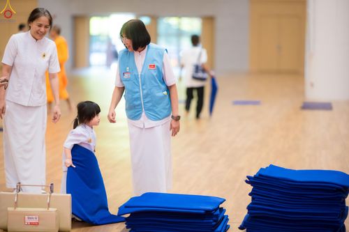 ภาพ No.280615:วันที่ 28 ธันวาคม พ.ศ.2568 พิธีถวายอุปกรณ์ทำความสะอาด ณ ห้องแก้วสารพัดนึก วัดพระธรรมกาย