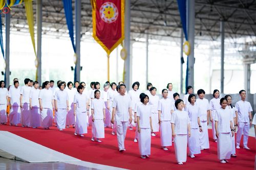 ภาพ No.338973:วันอาทิตย์ที่ 12 กรกฎาคม พ.ศ.2569 พิธีมุทิตาผู้สอบได้เปรียญธรรม ประโยค 1-2 ถึง ป.ธ.9 และ บ.ศ.1-2 ถึง บ.ศ.6 สำนักศาสนศึกษาวัดพระธรรมกาย ประจำปี 2569, พิธีมอบตราตั้งแต่งตั้งอาจารย์ใหญ่ สำนักศาสนศึกษาวัดพระธรรมกาย