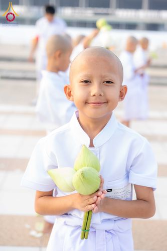 ภาพ No.319404:วันเสาร์ที่ 4 เมษายน พ.ศ.2569 พิธีขอขมา มอบผ้าไตร และถวายบาตรแด่นาคธรรมทายาท ในโครงการบรรพชาสามเณรฟื้นฟูพระพุทธศาสนาทั่วไทย โครงการหน่อแก้วเปรียญธรรม รุ่นที่ 14 โครงการสามเณรยุวธรรมทายาท รุ่นที่ 34 โครงการสามเณรมัชฌิมธรรมทายาท รุ่นที่ 30 ณ สภาธรรมกายสากล