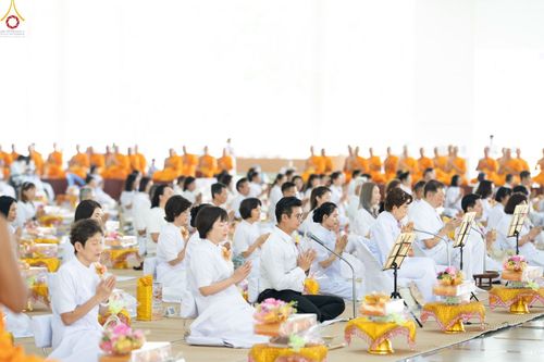 ภาพ No.348229:วันที่ 10 กันยายน พ.ศ.2569 พิธีสวดพระพุทธมนต์ และถวายภัตตาหารเป็นสังฆทาน เนื่องในวันครบ 26 ปี วันคล้ายละสังขาร คุณยายอาจารย์มหารัตนอุบาสิกาจันทร์ ขนนกยูง ณ หอฉันคุณยายอาจารย์ฯ วัดพระธรรมกาย