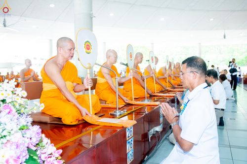 ภาพ No.343105:วันที่ 13 สิงหาคม พ.ศ.2569 พิธีบุพเปตพลี ครั้งที่ 186 ร่วมอุทิศส่วนกุศล แด่หมู่ญาติผู้ล่วงลับไปแล้ว และเป็นปัจจัยสนับสนุน การเผยแผ่พระพุทธศาสนา ณ หอฉันคุณยายอาจารย์ วัดพระธรรมกาย