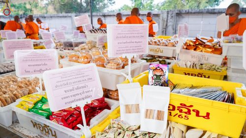 ภาพ No.73797:พิธีถวายภัตตาหารเป็นสังฆทาน แด่คณะพระธรรมยาตราฯ ในโครงการธรรมยาตรากตัญญูบูชา มหาปูชนียาจารย์ พระมงคลเทพมุนี(สด จนฺทสโร) พระผู้ปราบมาร อนุสรณ์สถาน 7 แห่ง ปีที่ 11 วันที่ 22 มกราคม พ.ศ. 2566