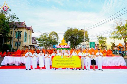 ภาพ No.310314:วันอาทิตย์ที่ 15 กุมภาพันธ์ พ.ศ. 2569 ตักบาตรพระ 1,000 รูป เมืองตรัง ปีที่ 2 ณ ลานพระบรมราชานุสาวรีย์ รัชกาลที่ 5 (หน้าศาลจังหวัดตรัง)อ.เมือง จ.ตรัง