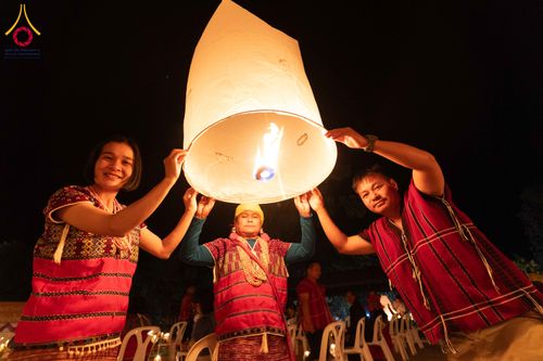 ภาพ No.309139:วันศุกร์ที่ 6 กุมภาพันธ์ พ.ศ.2569 พิธีจุดประทีปโคมลาน ปล่อยโคมลอยถวายเป็นพุทธบูชา  ณ ลานธรรมเจดีย์วัดทุ่งเจริญธรรม อ.อมก๋อย จ.เชียงใหม่