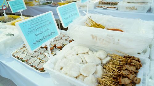 ภาพ No.71023:พิธีถวายภัตตาหารเป็นสังฆทาน แด่คณะพระธรรมยาตราฯ ในโครงการธรรมยาตราฯ ปีที่ 11 ณ อนุสรณ์สถานคลองบางนางแท่น อ.สามพราน จ.นครปฐม วันที่ 13 มกราคม พ.ศ. 2566