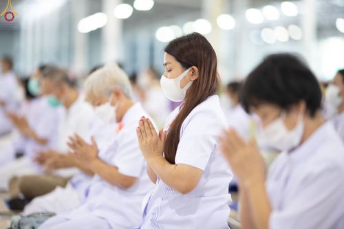 ภาพ No.65191:พิธีบูชาข้าวพระ และสาธุชนปฏิบัติธรรมร่วมกัน ในวันอาทิตย์ต้นเดือนที่ 4 ธันวาคม พ.ศ. 2565 ณ วัดพระธรรมกาย จ.ปทุมธานี