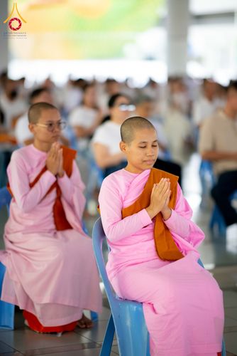 ภาพ No.326731:วันที่ 1 พฤษภาคม พ.ศ.2569 พิธีบุพเปตพลี ครั้งที่ 181 ร่วมอุทิศบุญแด่หมู่ญาติที่ล่วงลับไปแล้ว และสืบทอดอายุพระพุทธศาสนา ณ หอฉันคุณยายอาจารย์ฯ วัดพระธรรมกาย