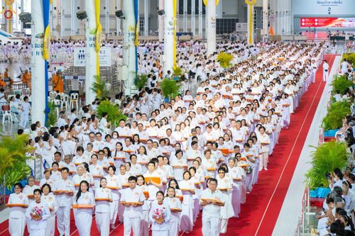 ภาพ No.345637:วันพฤหัสบดีที่ 27 สิงหาคม พ.ศ.2569 พิธีทอดผ้าป่าเพื่อถวายอุปกรณ์สื่อโสตทัศน์ อาคาร 82 ปี หลวงพ่อธัมมชโย พิธีทอดผ้าป่าสมทบกฐินวัดพระธรรมกาย และสมทบกฐิน 30,000 กว่าวัดทั่วไทย ครั้งที่ 1 ประจำปี พุทธศักราช 2569 ณ วัดพระธรรมกาย ปทุมธานี