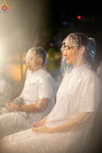 ภาพ No.89271:พิธีประดิษฐานรูปหล่อทองคำ  คุณยายอาจารย์มหารัตนอุบาสิกาจันทร์ ขนนกยูง ภายในมหาวิหารคุณยายอาจารย์ฯ เนื่องในวันครูผู้ค้นพบวิชชาธรรมกาย วันศุกร์ที่ 29 กันยายน พ.ศ. 2566 ณ วัดพระธรรมกาย จ.ปทุมธานี