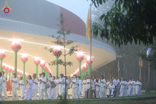 ภาพ No.298063:วันเสาร์ที่ 17 มกราคม พ.ศ. 2569 พิธีบรรพชาอุปสมบท โครงการอุปสมบทหมู่ บูชาธรรมครบ 117 ปี คุณยายอาจารย์มหารัตนอุบาสิกาจันทร์ ขนนกยูง  ณ อุโบสถพระไตรปิฎก วัดพระธรรมกาย