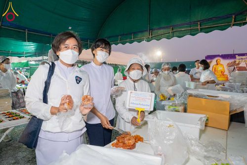 ภาพ No.297838:วันที่ 19 มกราคม พ.ศ. 2569 พิธีถวายภัตตาหารเป็นสังฆทาน แด่พระธรรมยาตรา ณ อนุสรณ์สถานบางปลา วัดบางปลา อำเภอบางเลน จังหวัดนครปฐม ในโครงการธรรมยาตรา กตัญญูบูชา มหาปูชนียาจารย์ พระมงคลเทพมุนี(สด จนฺทสโร) พระผู้ปราบมาร อนุสรณ์สถาน 7 แห่ง ปีที่ 14