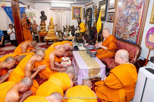 ภาพ No.342128:วันศุกร์ที่ 31 กรกฎาคม พ.ศ.2569 พระภิกษุวัดพระธรรมกาย ทำวัตรพระผู้ใหญ่เนื่องในวันเข้าพรรษา