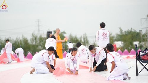 ภาพ No.119596:V.18 ทันทีม การเตรียมงาน เก็บงาน การรับบุญของเจ้าหน้าที่หน่วยงานต่างๆ เพื่อโครงการธรรมยาตรา กตัญญูบูชามหาปูชนียาจารย์ พระมงคลเทพมุนี (สด จนฺทสโร) พระผู้ปราบมาร อนุสรณ์สถาน 7 แห่ง ปีที่ 12 ระหว่างวันที่ 2 - 31 มกราคม พ.ศ.2567