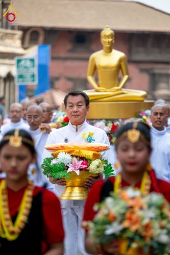 ภาพ No.129920:พิธีตัดปอยผมและแห่นาคธรรมทายาท ในโครงการบรรพชา 1,250 รูป ณ แดนประสูติ สวนลุมพินี ประเทศเนปาล วันที่ 2 มีนาคม พ.ศ. 2567