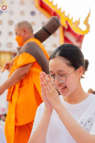 ภาพ No.110597:พิธีต้อนรับพระธรรมยาตรา ในโครงการธรรมยาตรากตัญญูบูชา มหาปูชนียาจารย์ พระมงคลเทพมุนี(สด จนฺทสโร) พระผู้ปราบมาร อนุสรณ์สถาน 7 แห่ง ปีที่ 12 วันที่ 11 มกราคม พ.ศ. 2567 ณ อนุสรณ์สถานลำดับที่ 3 สถานที่เกิดใหม่ในเพศสมณะ วัดสองพี่น้อง จ.สุพรรณบุรี