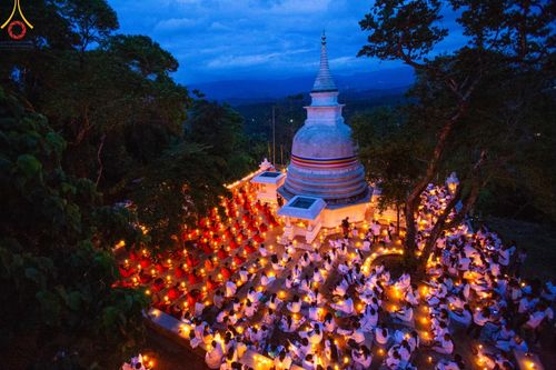 ภาพ No.141256:PhotoStory มหาศรัทธา ธรรมยาตราศรีลังกา EP.6 พิธีจุดวิสาขประทีป 6 วัด ถวายเป็น พุทธบูชา  โครงการสยาม-ลังกา ธรรมยาตรา  ฉลองเทศกาลวิสาขบูชาแห่งชาติ ศรีลังกา  บูชาธรรม 80 ปี หลวงพ่อธัมมชโย วันที่ 16 พฤษภาคม พ.ศ. 2567