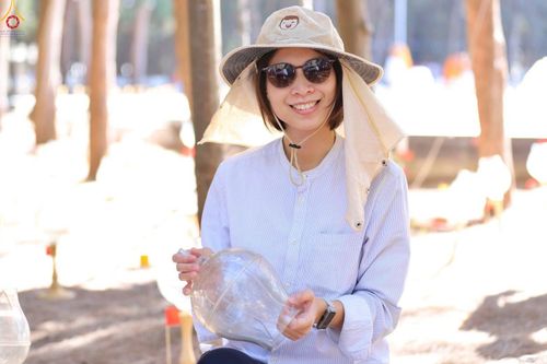 ภาพ No.300463:ภาพเบื้องหลังอาสาสมัครรวมใจ ชุดที่ 3 ในโครงการธรรมยาตรา กตัญญูบูชา มหาปูชนียาจารย์ พระมงคลเทพมุนี(สด จนฺทสโร) พระผู้ปราบมาร อนุสรณ์สถาน 7 แห่ง ปีที่ 14