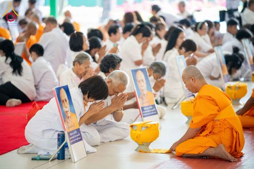 ภาพ No.298227:วันเสาร์ที่ 17 มกราคม พ.ศ. 2569 พิธีบรรพชาอุปสมบท โครงการอุปสมบทหมู่ บูชาธรรมครบ 117 ปี คุณยายอาจารย์มหารัตนอุบาสิกาจันทร์ ขนนกยูง  ณ อุโบสถพระไตรปิฎก วัดพระธรรมกาย