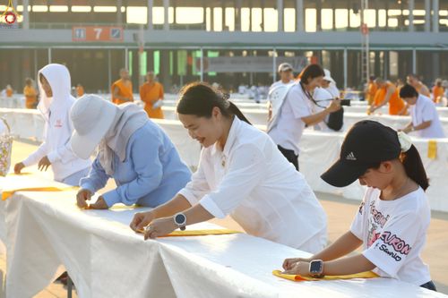 ภาพ No.320245:วันที่ 3-7 เมษายน พ.ศ.2569 การเตรียมงาน ณ ลานธรรม เพื่องานถวายมหาสังฆทาน 40,000 กว่าวัดทั่วประเทศ วันคุ้มครองโลก 22 เมษายน พ.ศ.2569 วัดพระธรรมกาย