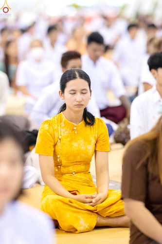 ภาพ No.328026:วันอาทิตย์ต้นเดือนที่ 3 พฤษภาคม พ.ศ.2569 พิธีบูชาข้าวพระ ณ วัดพระธรรมกาย