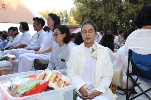 ภาพ No.289208:วันที่ 7 มกราคม พ.ศ. 2569 พิธีตักบาตรพระธรรมยาตรา ณ อนุสรณ์สถานลำดับที่ 1 สถานที่เกิดด้วยรูปกายเนื้อ อนุสรณ์สถานมหาวิหารพระมงคลเทพมุนี (โลตัสแลนด์) อ.สองพี่น้อง จ.สุพรรณบุรี ในโครงการธรรมยาตรา กตัญญูบูชา มหาปูชนียาจารย์ พระมงคลเทพมุนี(สด จนฺทสโร) พระผู้ป