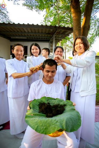 ภาพ No.319735:วันอาทิตย์ที่ 5 เมษายน พ.ศ.2569 พิธีตัดปอยผม และปลงผมนาคธรรมทายาท โครงการบรรพชาและอุปสมบทหมู่ รุ่นบูชาธรรม 82 ปี หลวงพ่อธัมมชโย