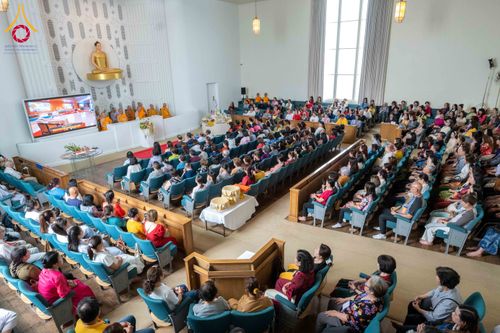 ภาพ No.312956:วันที่ 1 มีนาคม พ.ศ.2569 พิธีบูชาข้าวพระและพิธีสักการะองค์พระธรรมกาย   ณ วัดพระธรรมกายเมลเบิร์น ประเทศออสเตรเลีย