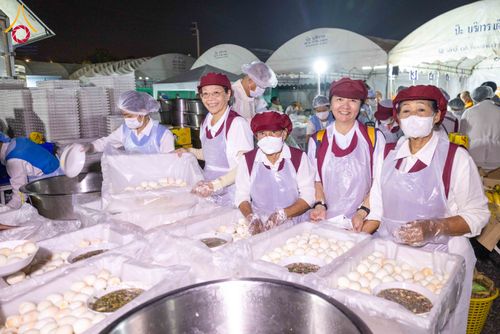 ภาพ No.296584:วันที่ 18 มกราคม พ.ศ. 2569 พิธีถวายภัตตาหารเป็นสังฆทาน แด่พระธรรมยาตรา ณ วัดโบสถ์บน ต.บางคูเวียง จ.นนทบุรี อนุสรณ์สถานลำดับที่ 4 สถานที่เกิดด้วยกายธรรม ในโครงการธรรมยาตรา กตัญญูบูชา มหาปูชนียาจารย์ พระมงคลเทพมุนี(สด จนฺทสโร) พระผู้ปราบมาร อนุสรณ์สถาน 7 แ