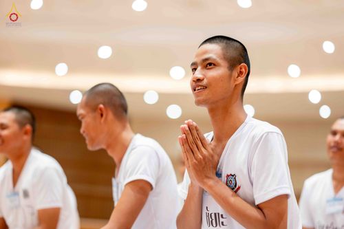 ภาพ No.341062:วันที่ 26 กรกฎาคม พ.ศ. 2569 โครงการพัฒนาคุณธรรม จริยธรรม สำหรับนักเรียนนายสิบตำรวจ (นสต.) รุ่นที่ 17 ศูนย์ฝึกอบรมตำรวจภูธรภาค 1 ได้จัดกิจกรรม ตักบาตรเพื่อน้อมอุทิศถวายเพื่อเป็นพระราชกุศลฯ  และปฏิบัติธรรม ติวธรรมมะ ณ ศูนย์ปฏิบัติธรรมเวิล์ดพีช วัลเล่ย์ (Wo