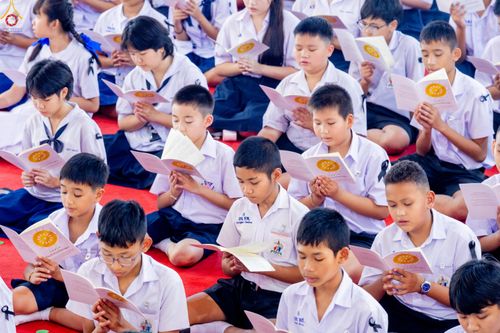 ภาพ No.289011:วันพุธที่ 17 ธันวาคม พ.ศ.2568 กิจกรรมเยาวชนไทยรวมใจทำความดี "เด็กดีมหานคร ต้นแบบด้านศีลธรรม" แข่งขันสอบตอบปัญหาศีลธรรมในพระพุทธศาสนา ครั้งที่ 7 และวันรวมพลังเด็กดี V-Star ประจำปี 2568 ณ วัดมหาธาตุยุวราชรังสฤษฎิ์ราชวรมหาวิหาร กรุงเทพมหานคร