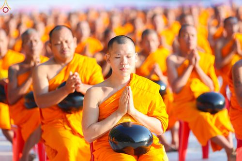 ภาพ No.292393:วันที่ 11 มกราคม พ.ศ. 2569 พิธีตักบาตรพระธรรมยาตรา ณ อนุสรณ์สถานคลองบางนางแท่น อ.สามพราน จ.นครปฐม ในโครงการธรรมยาตรา กตัญญูบูชา มหาปูชนียาจารย์ พระมงคลเทพมุนี(สด จนฺทสโร) พระผู้ปราบมาร อนุสรณ์สถาน 7 แห่ง ปีที่ 14