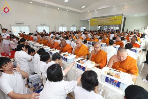 ภาพ No.290346:วันอังคารที่ 6 มกราคม พ.ศ. 2569 พิธีเจริญพุทธมนต์ ปฏิบัติธรรม มอบทุนการศึกษา ถวายสังฆทาน 142 วัด ณ ศูนย์ปฏิบัติธรรมพระมงคลเทพมุนี อ.สองพี่น้อง จ.สุพรรณบุรี