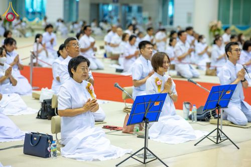 ภาพ No.325624:วันที่ 26 เมษายน พ.ศ.2569 กิจกรรมงานบุญวันอาทิตย์ สาธุชนปฏิบัติธรรมร่วมกัน ณ ห้องแก้วสารพัด 1 วัดพระธรรมกาย ปทุมธานี